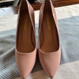 Adorable soft pink women’s heels size 9.5